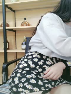 奶子超大的漂亮女主播穿情趣和服自慰, 玩弄美穴直至高潮